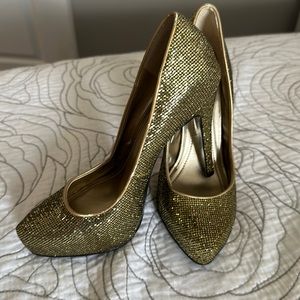 BCBG Gold sparkle high heels size 6.5